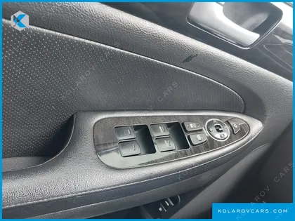 HYUNDAI GENESIS BH330 MODERN