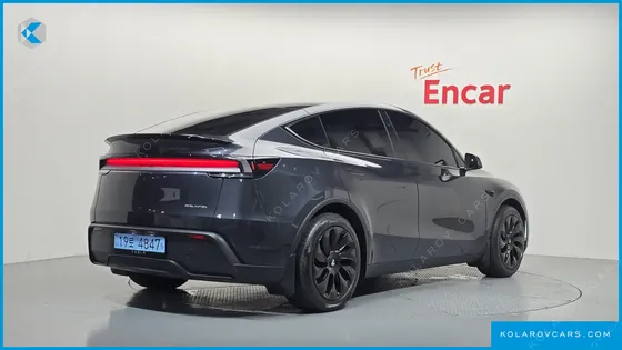 TESLA MODEL Y LONG RANGE AWD
