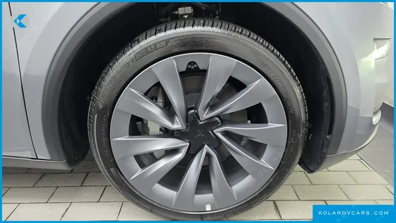 TESLA MODEL Y PREMIUM LONG RANGE AWD