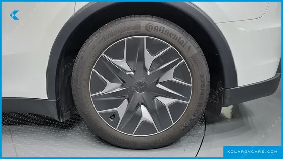 TESLA MODEL Y L LONG RANGE AWD