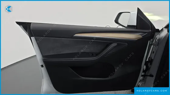 TESLA MODEL Y RWD