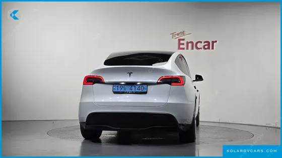 TESLA MODEL Y STANDARD RANGE RWD