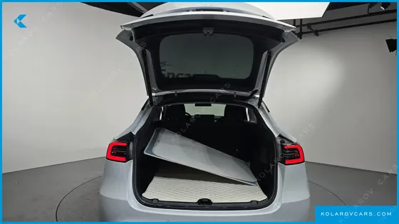TESLA MODEL Y STANDARD RANGE RWD