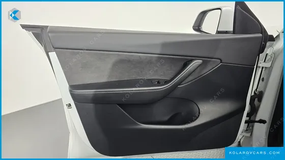 TESLA MODEL Y STANDARD RANGE RWD