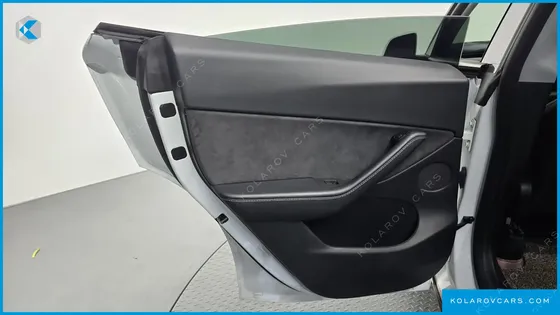 TESLA MODEL Y STANDARD RANGE RWD