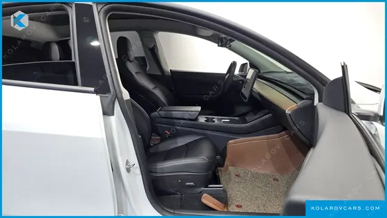 TESLA MODEL Y STANDARD RANGE RWD