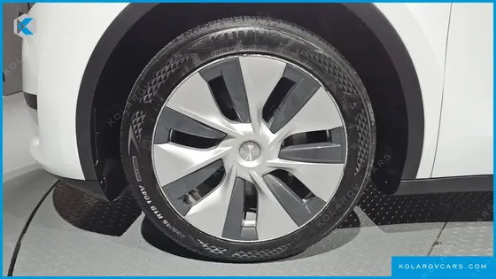 TESLA MODEL Y RWD