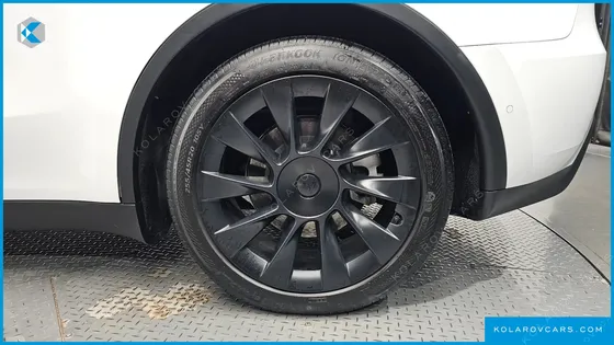 TESLA MODEL Y LONG RANGE AWD