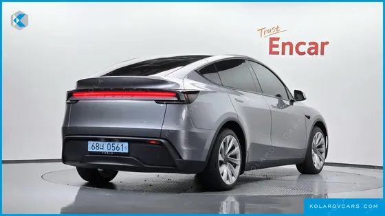 TESLA MODEL Y LONG RANGE AWD