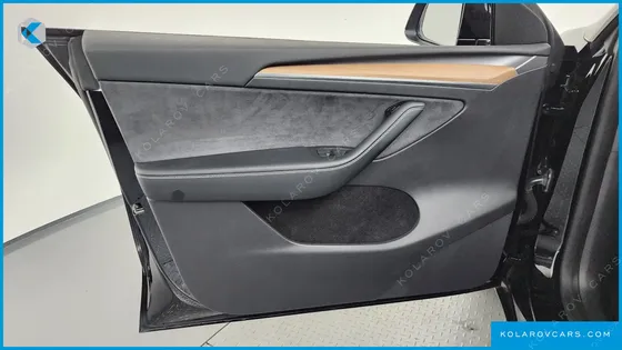 TESLA MODEL Y RWD