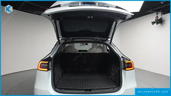 TESLA MODEL Y LONG RANGE AWD