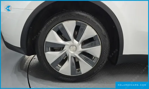 TESLA MODEL Y RWD