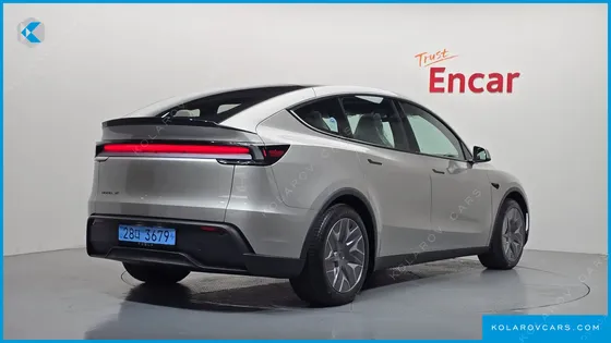 TESLA MODEL Y L LONG RANGE AWD