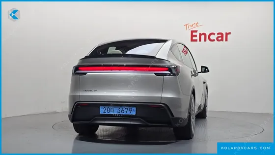 TESLA MODEL Y L LONG RANGE AWD