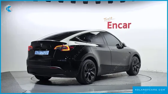 TESLA MODEL Y STANDARD RANGE RWD