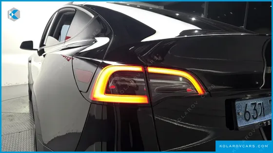 TESLA MODEL Y STANDARD RANGE RWD