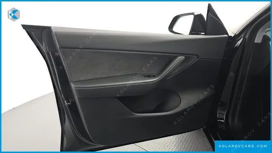 TESLA MODEL Y STANDARD RANGE RWD