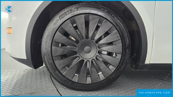 TESLA MODEL Y LONG RANGE AWD