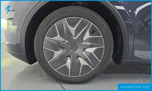 TESLA MODEL Y L LONG RANGE AWD