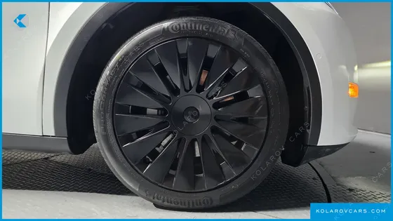 TESLA MODEL Y LONG RANGE AWD