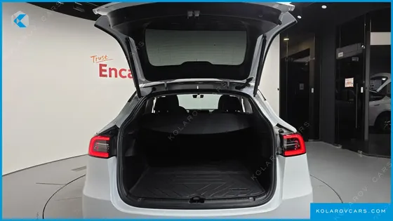 TESLA MODEL Y RWD