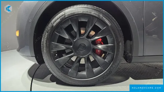 TESLA MODEL Y STANDARD RANGE RWD