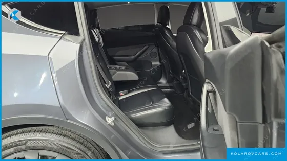 TESLA MODEL Y STANDARD RANGE RWD