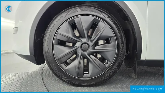 TESLA MODEL Y LONG RANGE AWD