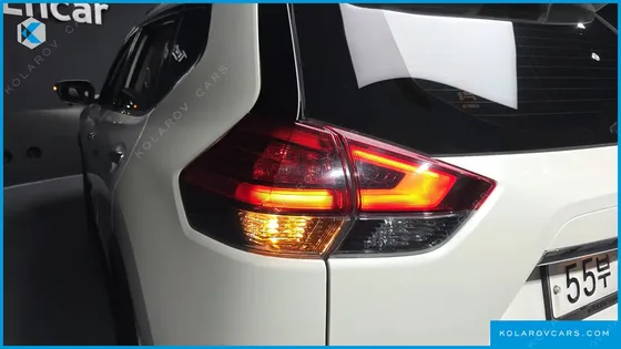 NISSAN X-TRAIL 2.5 TECH 4WD