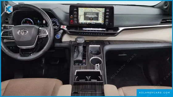 TOYOTA SIENNA 2.5 HYBRID AWD