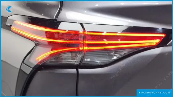 TOYOTA SIENNA 2.5 HYBRID AWD