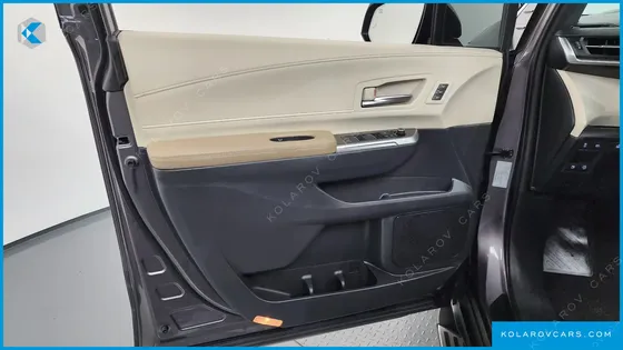 TOYOTA SIENNA 2.5 HYBRID AWD