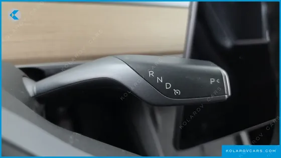 TESLA MODEL Y STANDARD RANGE RWD