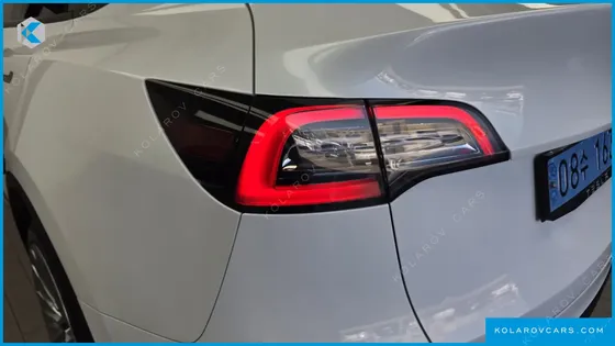 TESLA MODEL Y STANDARD RANGE RWD