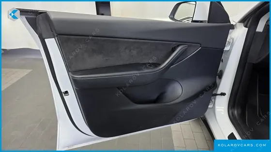 TESLA MODEL Y STANDARD RANGE RWD