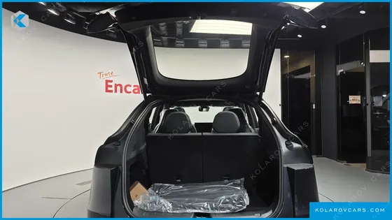 TESLA MODEL Y L LONG RANGE AWD