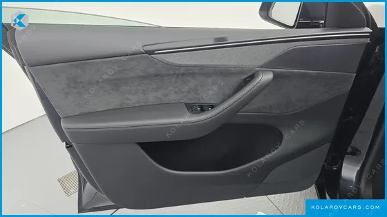 TESLA MODEL Y L LONG RANGE AWD