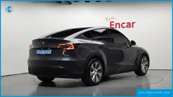 TESLA MODEL Y STANDARD RANGE RWD