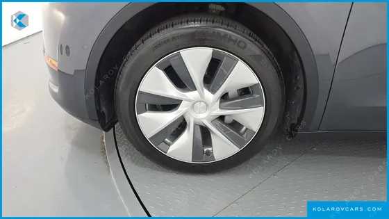TESLA MODEL Y STANDARD RANGE RWD