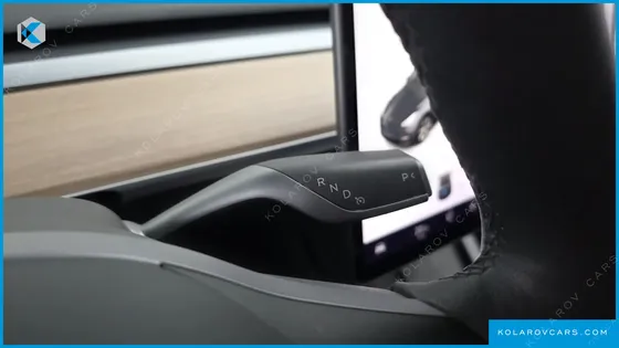 TESLA MODEL Y STANDARD RANGE RWD