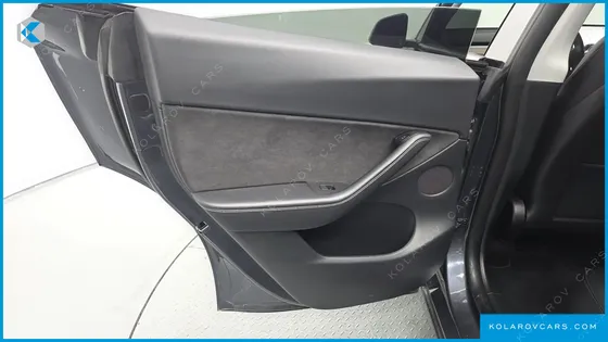 TESLA MODEL Y STANDARD RANGE RWD