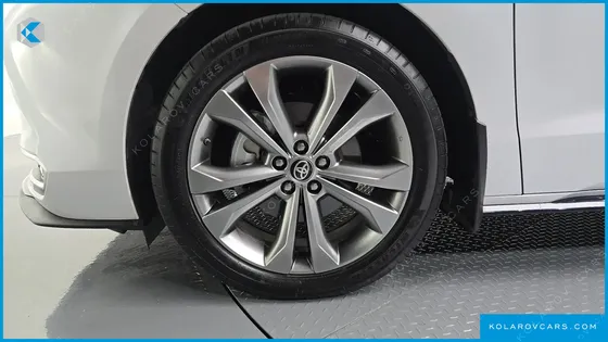 TOYOTA SIENNA 2.5 HYBRID 2WD