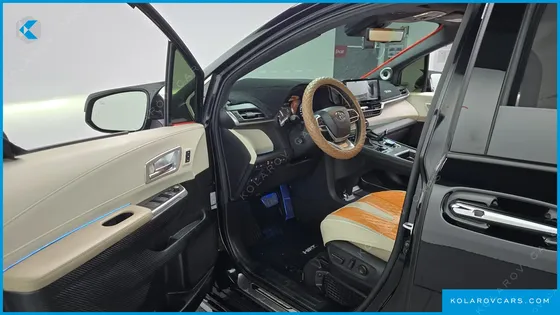 TOYOTA SIENNA 2.5 HYBRID AWD