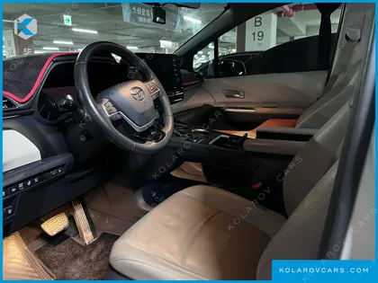 TOYOTA SIENNA 2.5 HYBRID AWD
