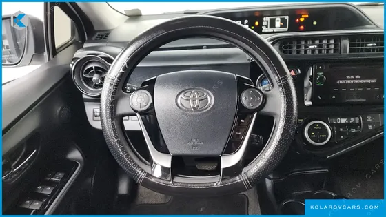 TOYOTA PRIUS 1.5