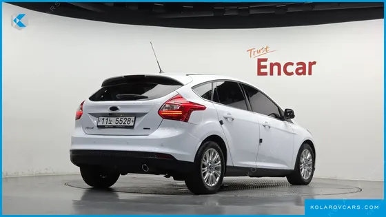FORD FOCUS 2.0 DIESEL TITANIUM HATCHBACK