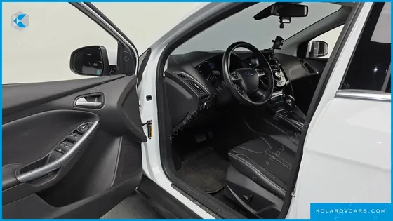 FORD FOCUS 2.0 DIESEL TITANIUM HATCHBACK