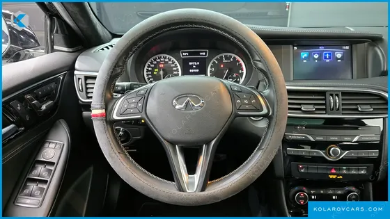 INFINITY QX30 2.0 ESSENTIAL AWD
