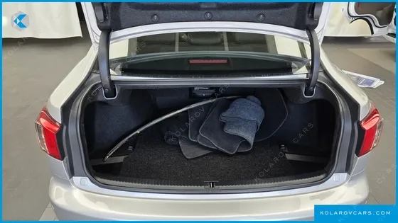 LEXUS IS PREMIUM