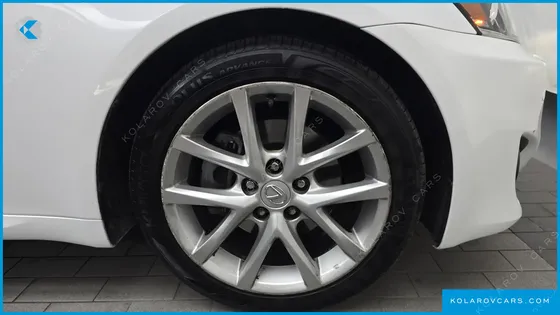 LEXUS IS PREMIUM